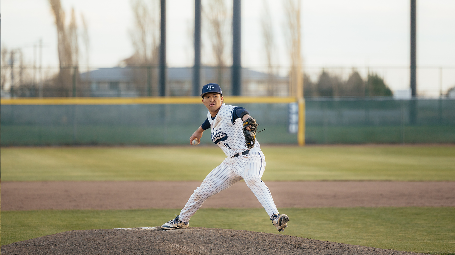 Vikings Split Road Doubleheader  Against Warriors
