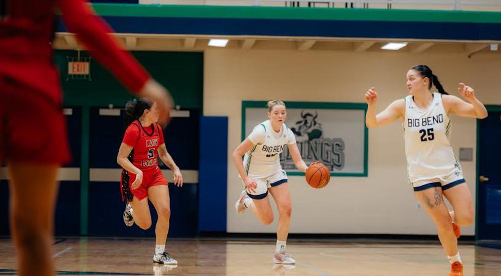 Lady Vikings Go 2&ndash;1 at Roadrunner Classic After First Setback of Season